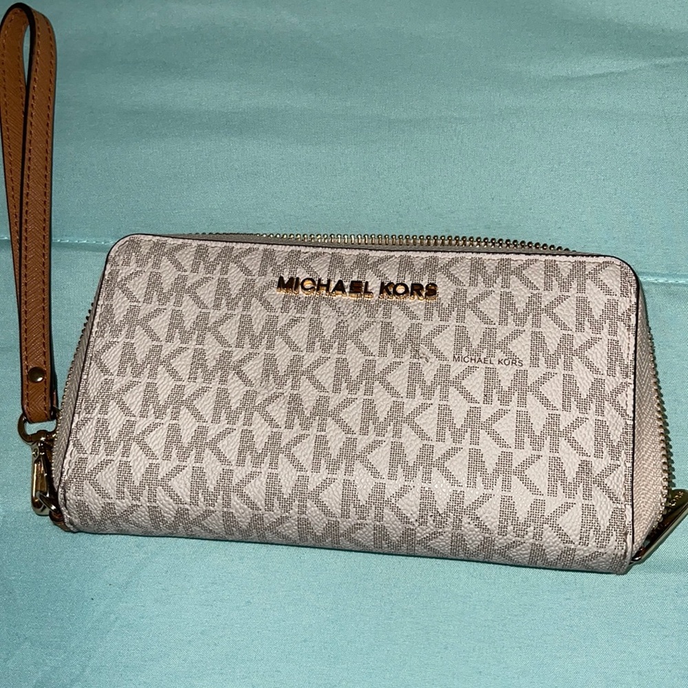 Michael Kors Wristlet